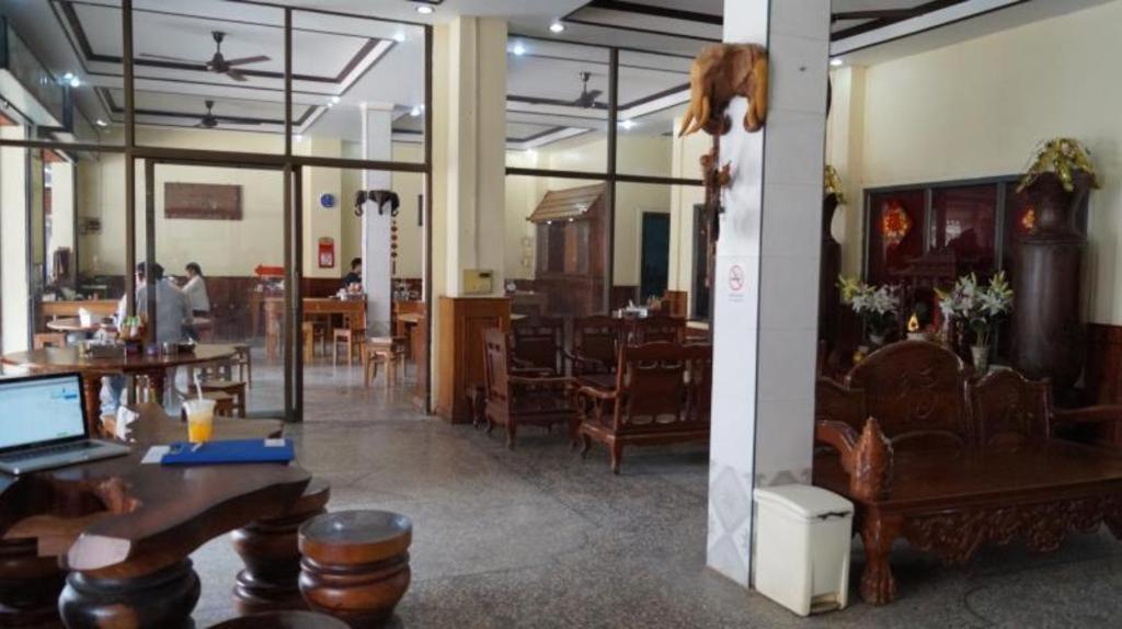 Lankham Hotel Paksze Kültér fotó